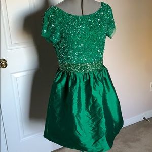 Adrianna Papell Emerald Cocktail Dress